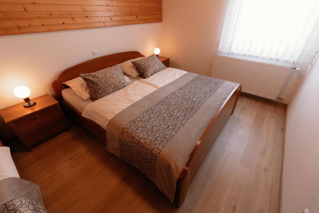 Apartments & Rooms Malej بوينج المظهر الخارجي الصورة