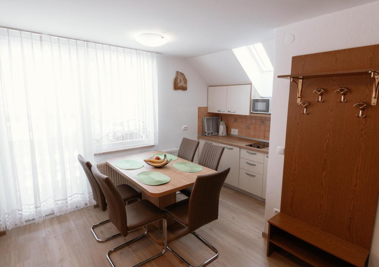 Apartments & Rooms Malej بوينج المظهر الخارجي الصورة