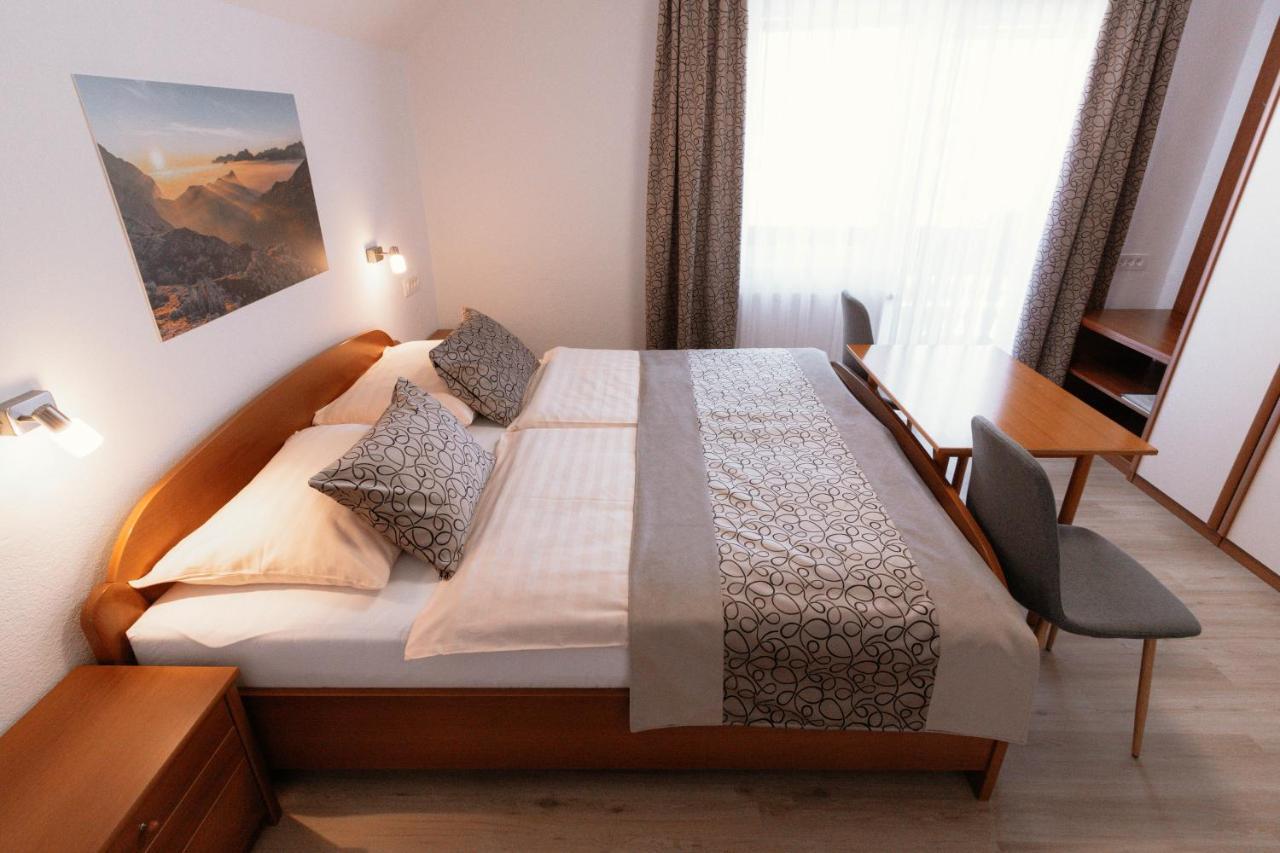Apartments & Rooms Malej بوينج المظهر الخارجي الصورة