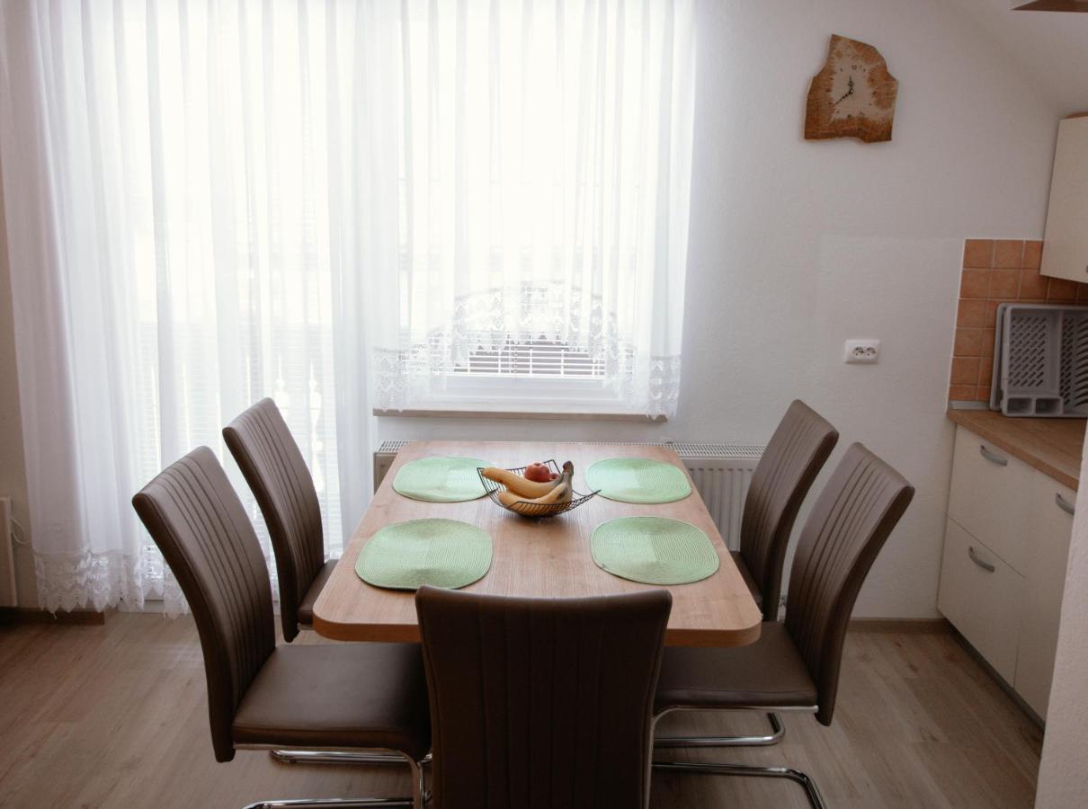 Apartments & Rooms Malej بوينج المظهر الخارجي الصورة