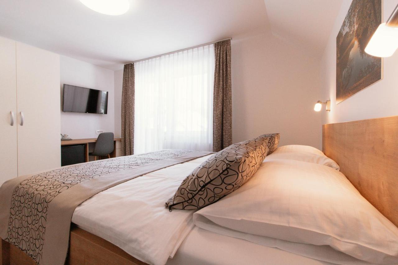 Apartments & Rooms Malej بوينج المظهر الخارجي الصورة