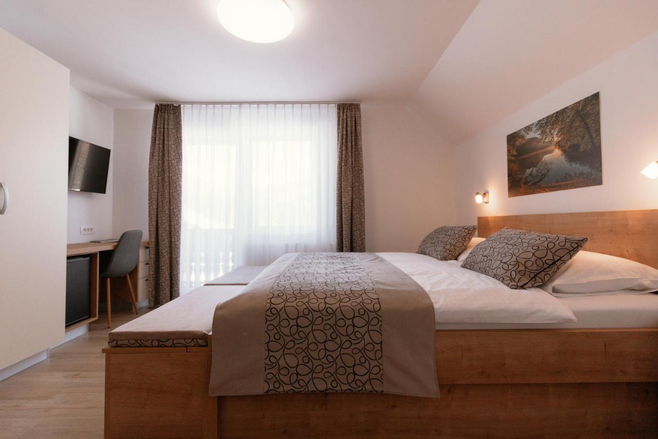 Apartments & Rooms Malej بوينج المظهر الخارجي الصورة