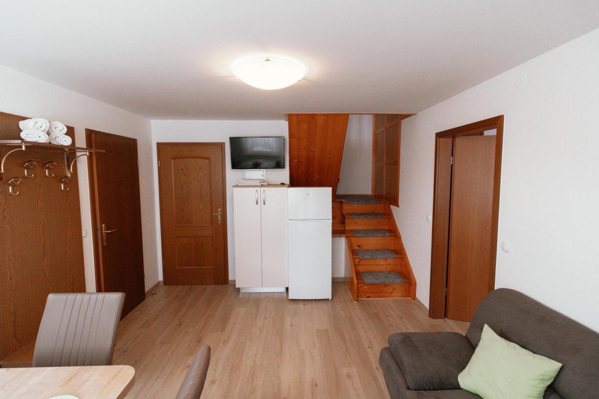 Apartments & Rooms Malej بوينج الغرفة الصورة