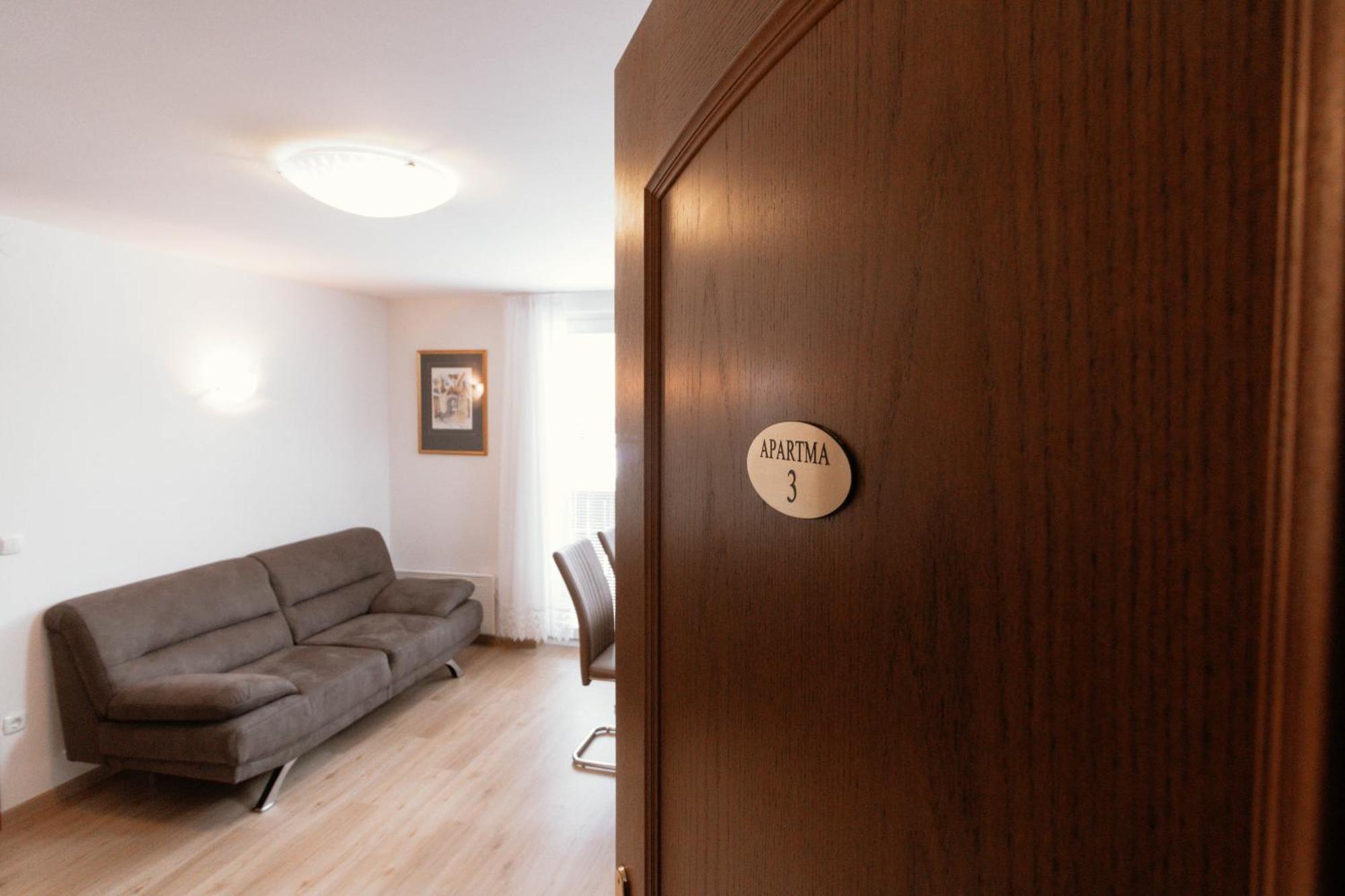 Apartments & Rooms Malej بوينج الغرفة الصورة