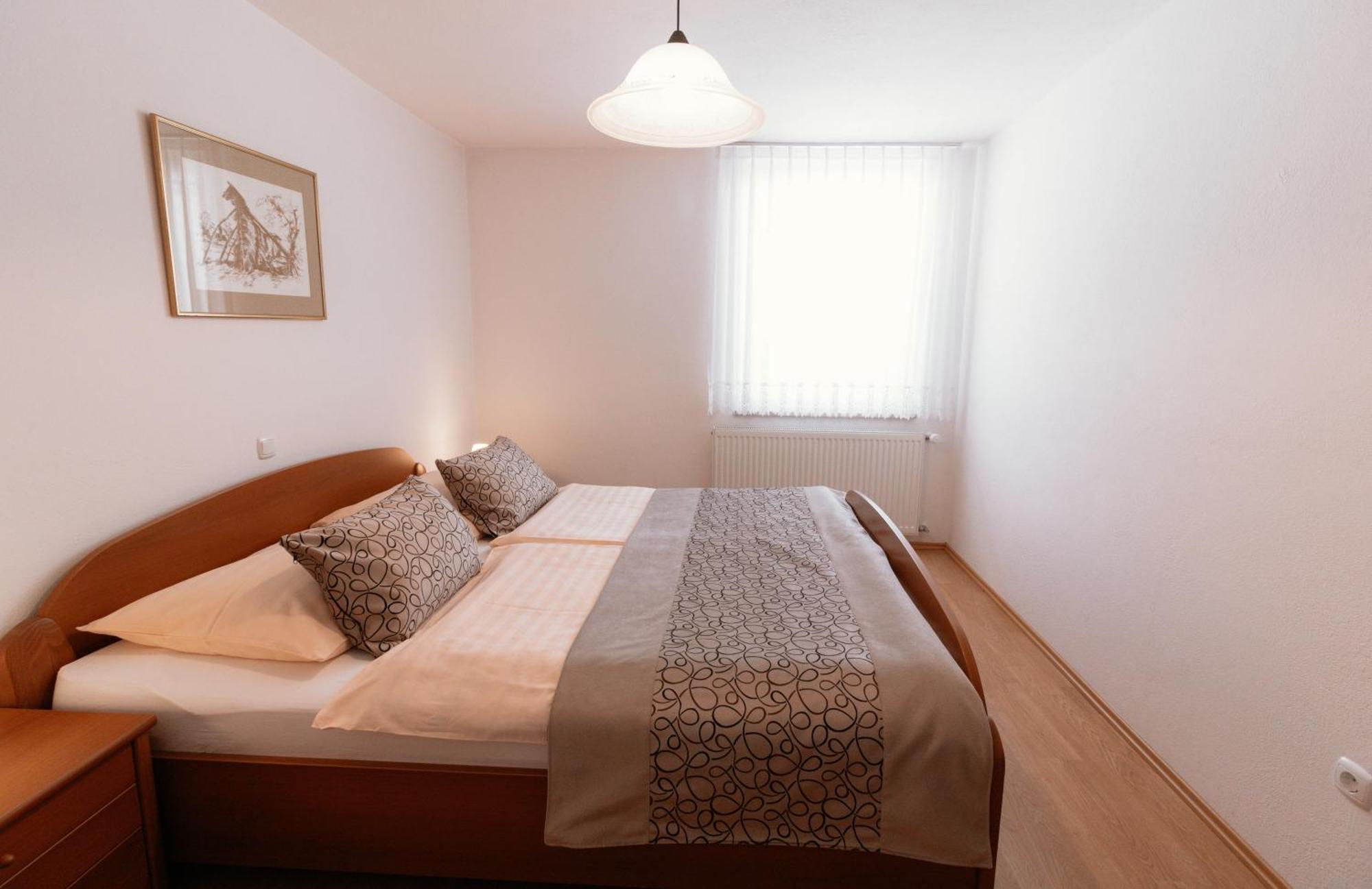 Apartments & Rooms Malej بوينج الغرفة الصورة